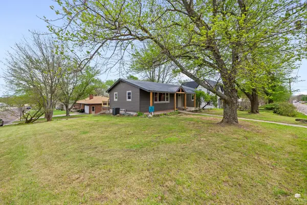 824 Ohio Street, Alma, KS 66401