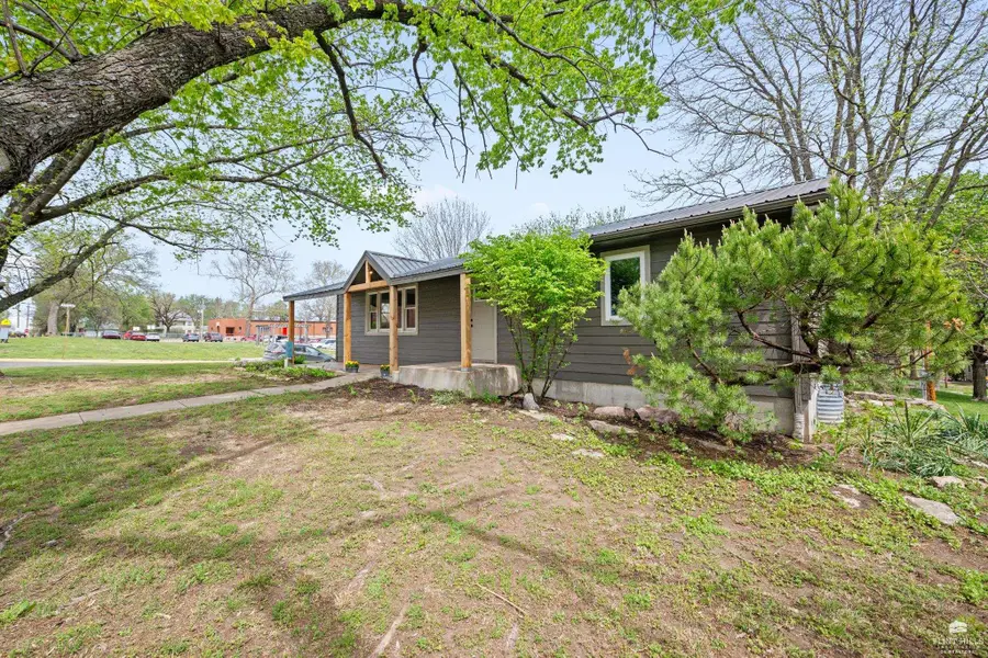 824 Ohio Street, Alma, KS 66401 - #3