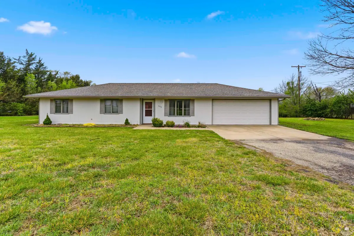 6823 Deer Trail Road, Manhattan, KS 66503 - #1