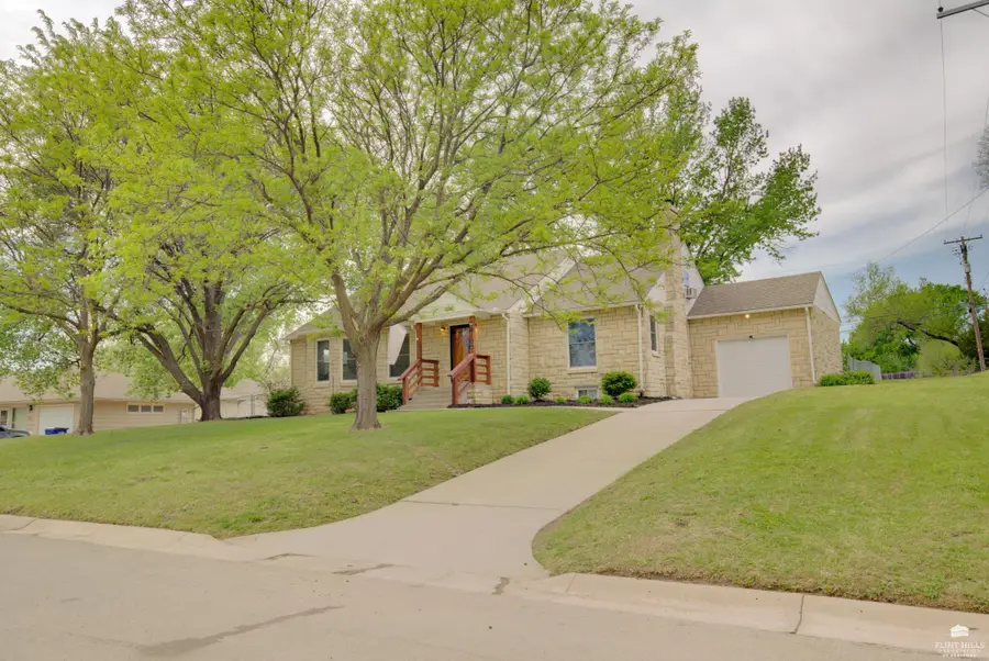 810 S Adams Streets, Junction City, KS 66441 - #2