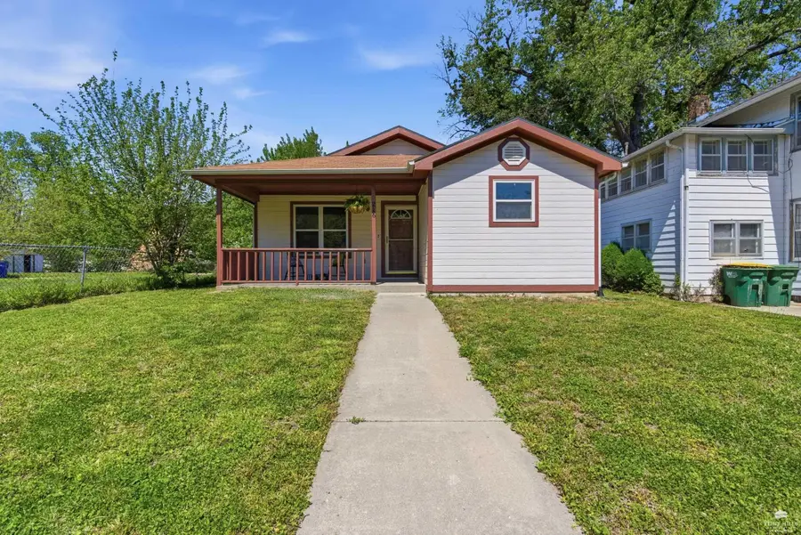 216 W 2nd Street, Junction City, KS 66441 - #2