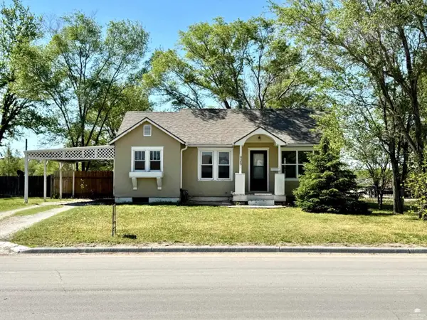 425 W Court Street, Clay Center, KS 67432