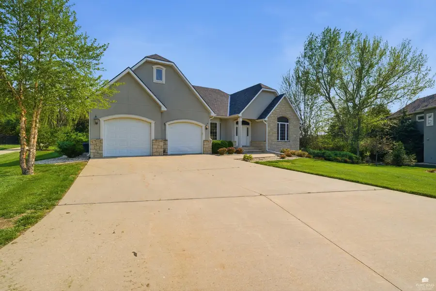 1105 Wyndham Heights, Manhattan, KS 66503 - #2