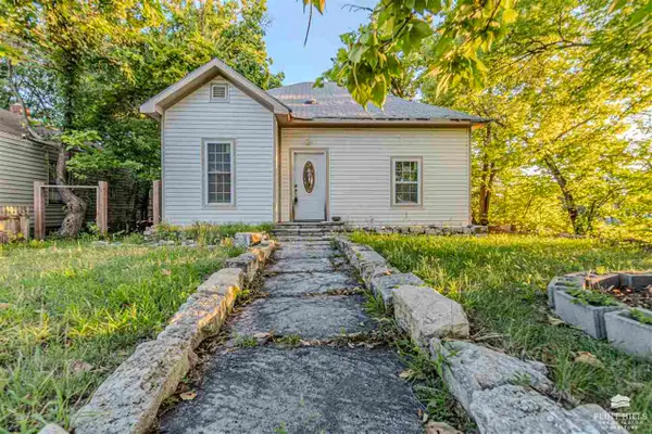 114 W Chestnut Street, Junction City, KS 66441