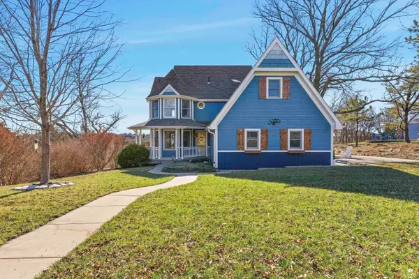 3215 Driftwood Drive, Manhattan, KS 66503