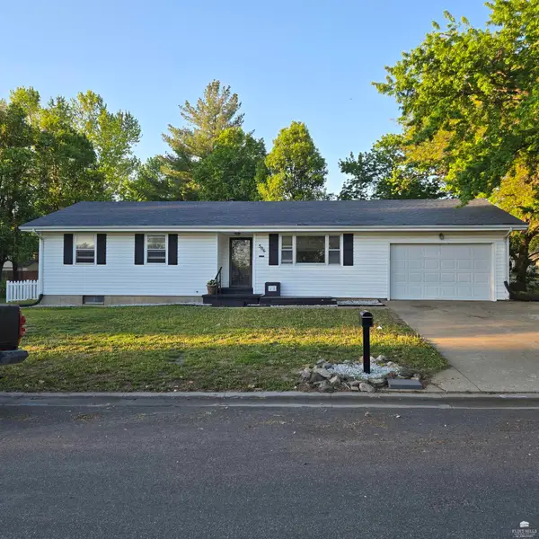 506 Charles Road, Abilene, KS 67410