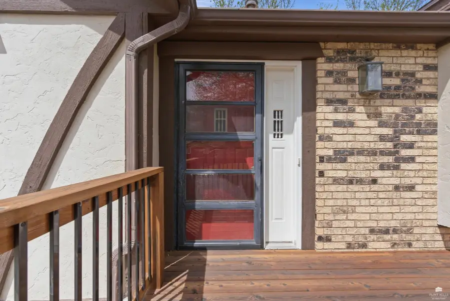 1004 Kingsbury Drive, Junction City, KS 66441 - #3