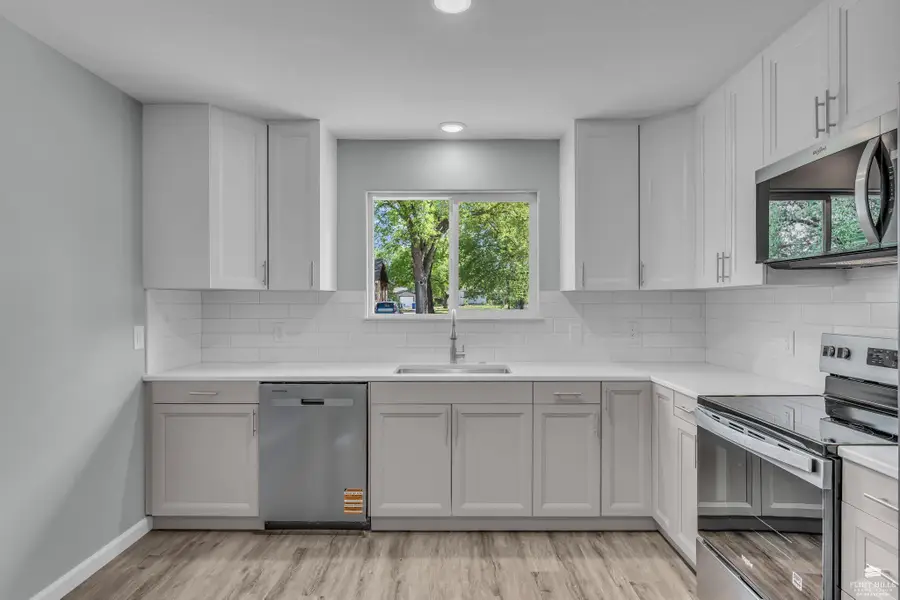 810 W 10th, Junction City, KS 66441 - #3