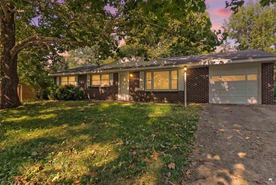1733 Vaughn Drive, Manhattan, KS 66502 - #2