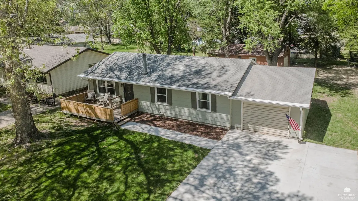 600 9th Street, Wamego, KS 66547 - #1