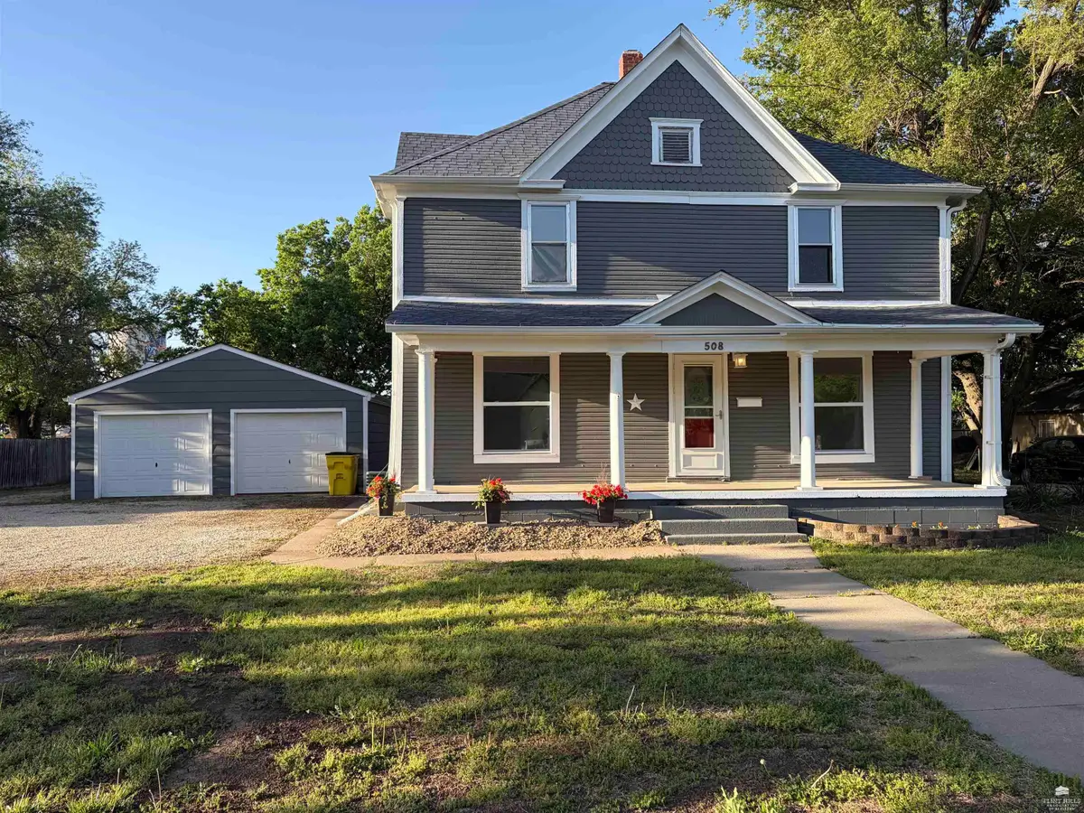 508 E 1st Street, Abilene, KS 67410 - #1