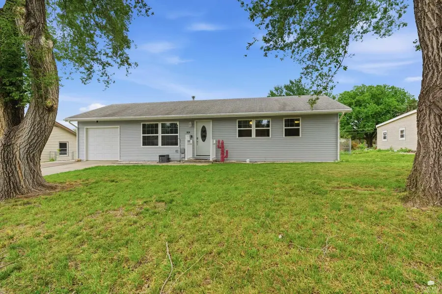 929 S Garfield Street, Junction City, KS 66441 - #3