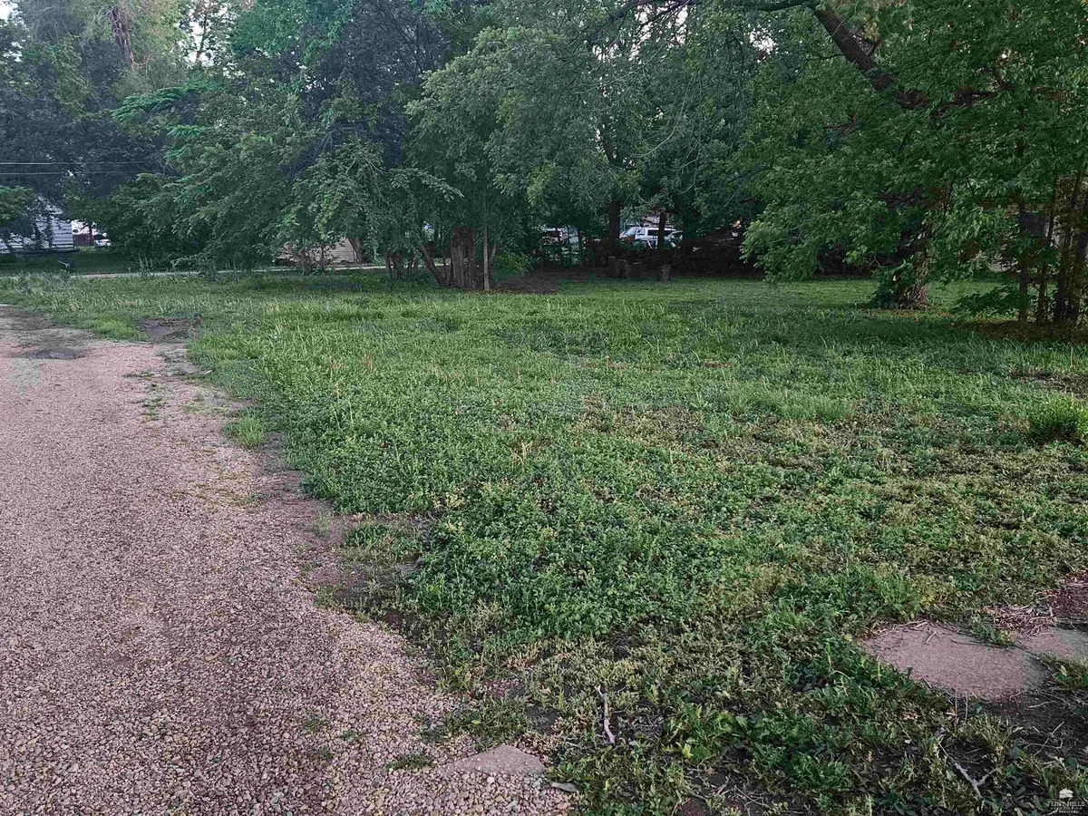 229 E 3rd Street, Junction City, KS 66441 - #1