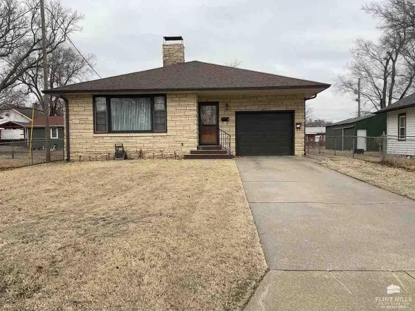 128 W Pine, Junction City, KS 66441