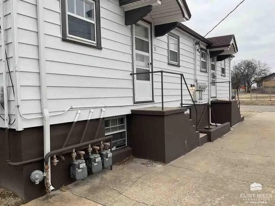 139 W 2nd Street, Junction City, KS 66441 - #2