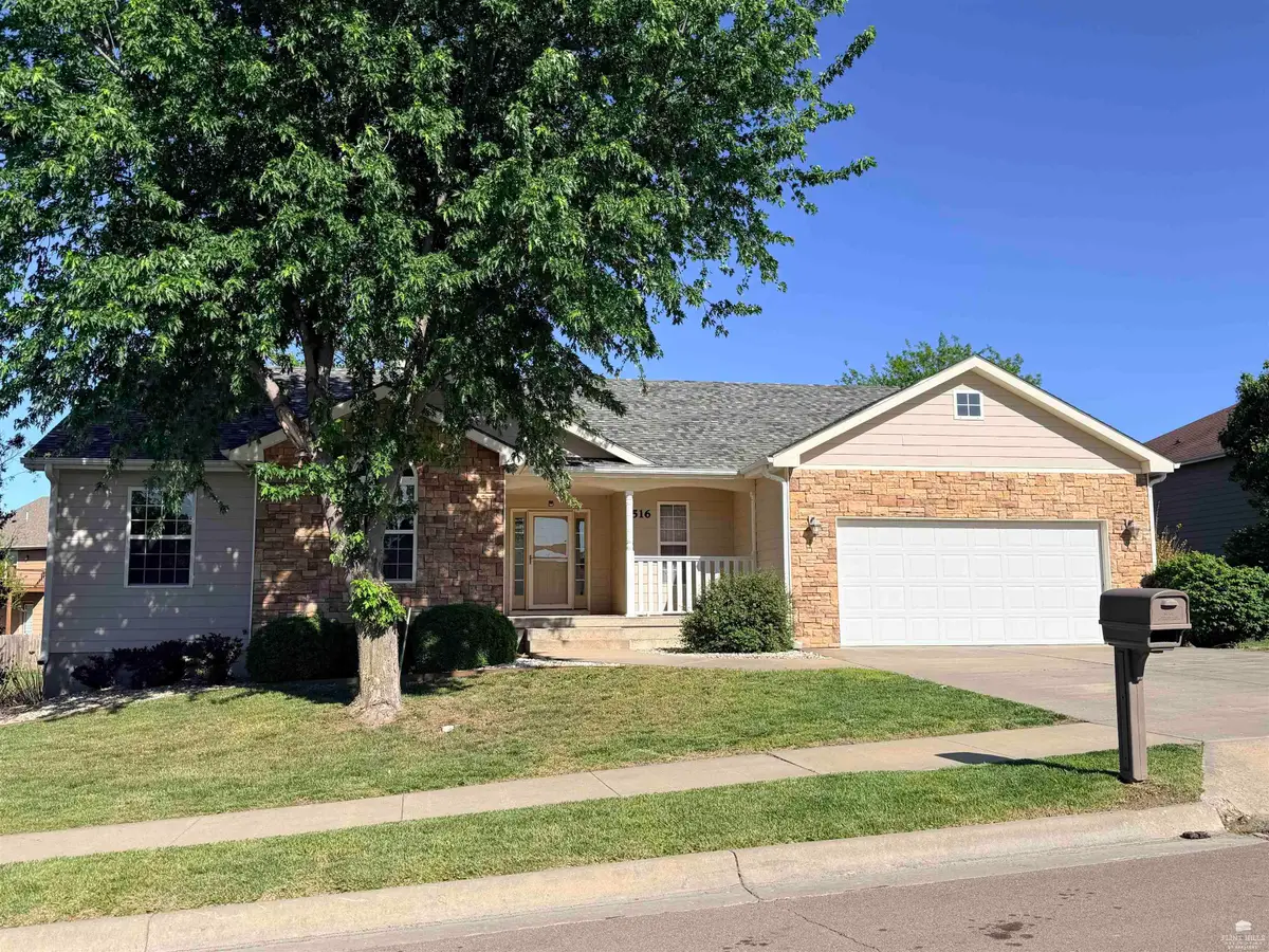 516 Harland Drive, Manhattan, KS 66503 - #1