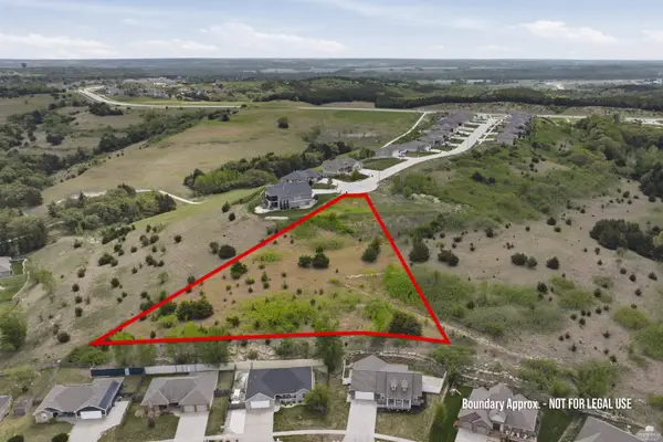 300 Ledgestone Ridge Court, Manhattan, KS 66503