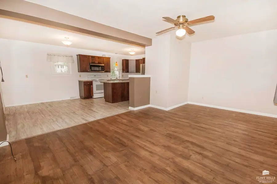 614 W 7th Street, Chapman, KS 67431 - #2