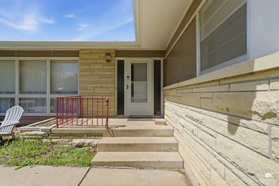 711 Midland, Manhattan, KS 66502 - #2