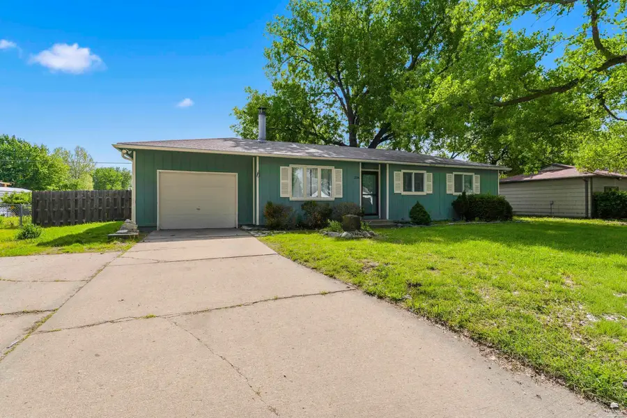 2126 Spain Drive, Manhattan, KS 66502 - #2