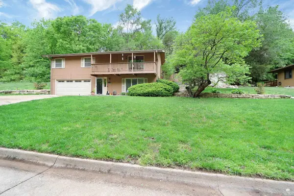 713 Canyon Drive, Manhattan, KS 66502