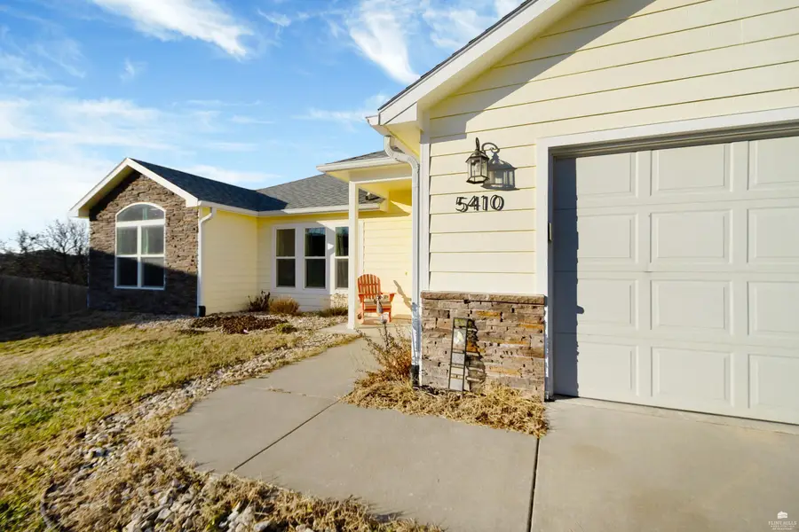 5410 Holden Court, Manhattan, KS 66503 - #2