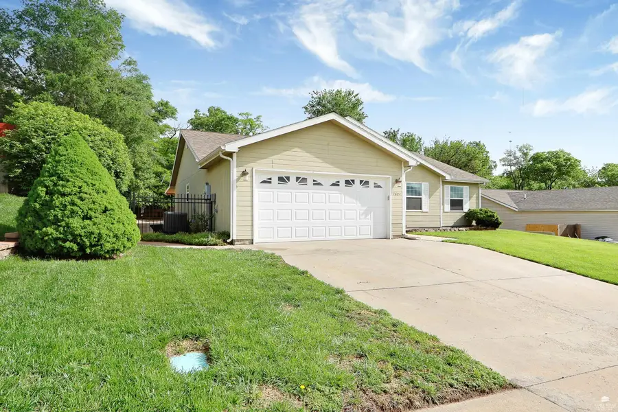 2604 Valley Drive, Junction City, KS 66441 - #2