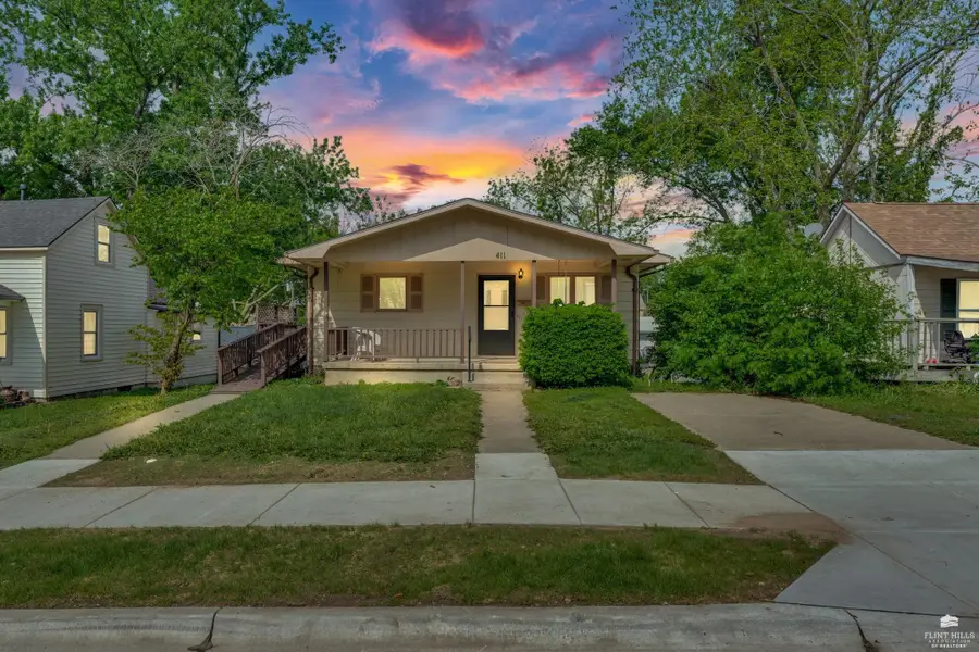 411 Spruce Street, Wamego, KS 66547 - #2