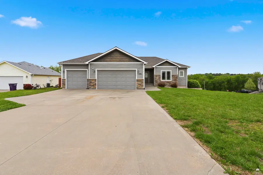 5406 Holden Court, Manhattan, KS 66503 - #2