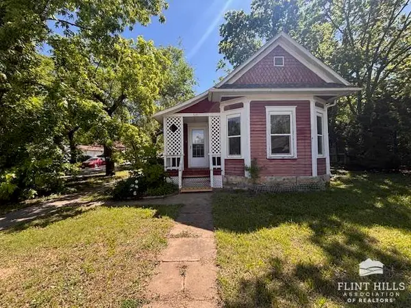 520 N B Street, Herington, KS 67449