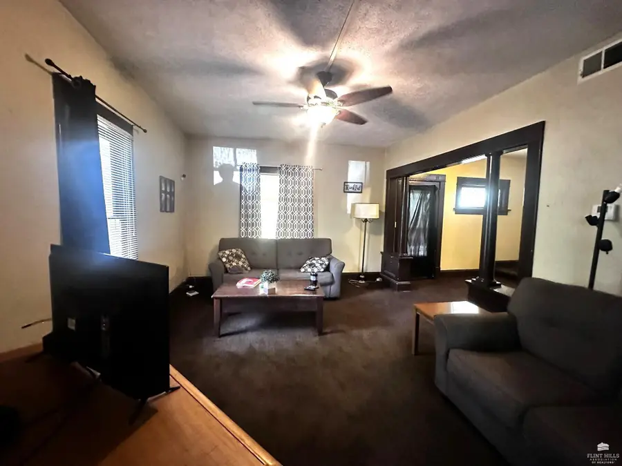 1729 Fairchild Avenue, Manhattan, KS 66502 - #2