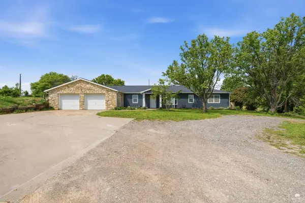15145 Prairie View Circle, Wamego, KS 66547