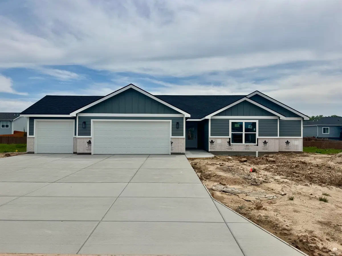 8414 Chrissy Landing, Manhattan, KS 66502 - #1