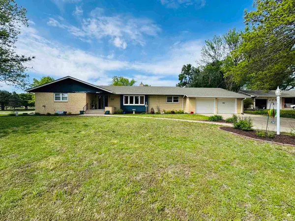 517 Lafayette, Clay Center, KS 67432