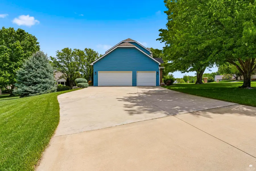 3804 Stratford Drive, Manhattan, KS 66503 - #3