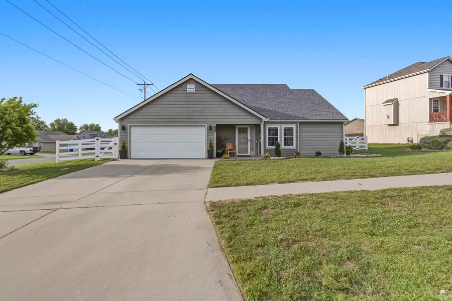 2730 Oakwood Drive, Junction City, KS 66441 - #2