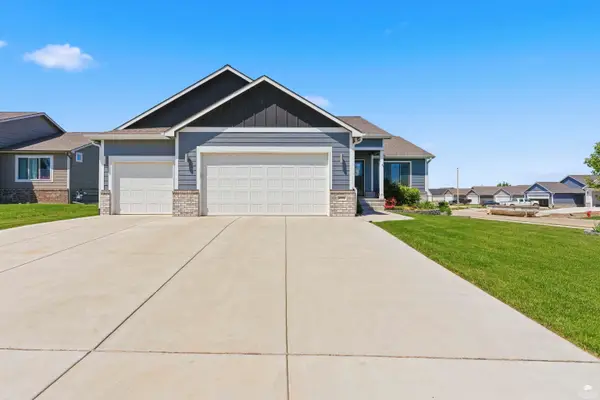4390 Glen View Drive, Manhattan, KS 66502