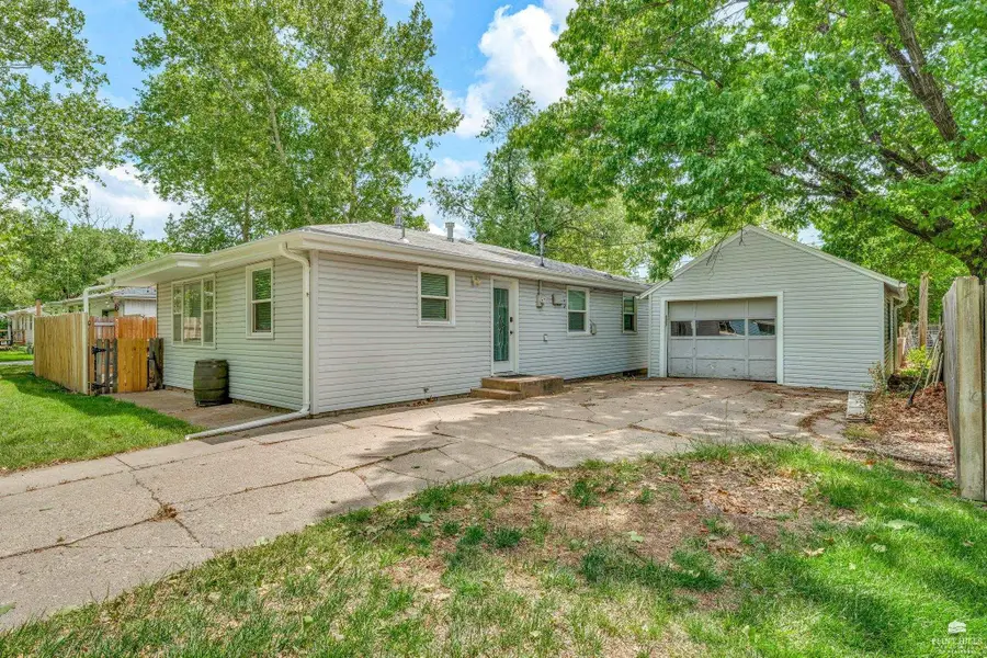 709 Frey Drive, Manhattan, KS 66502 - #2