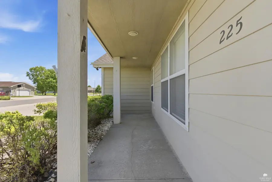 225 Walters Drive, Manhattan, KS 66502 - #3