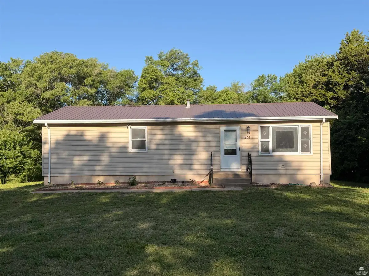 401 Garfield Street, Enterprise, KS 67441 - #1