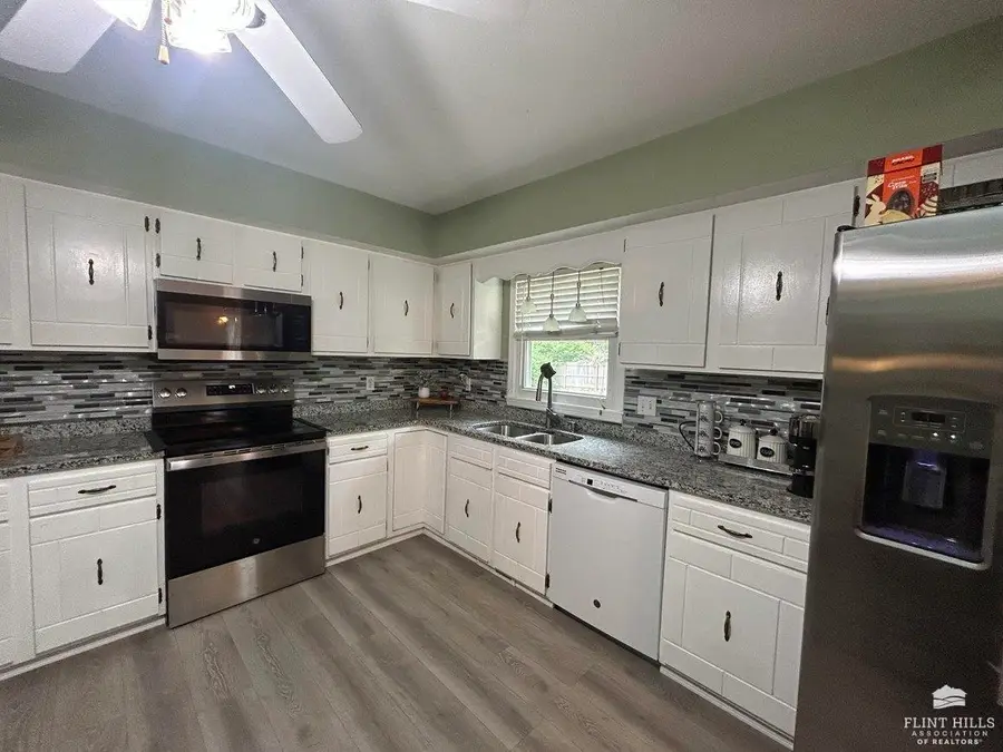 1617 Browning Avenue, Manhattan, KS 66502 - #3