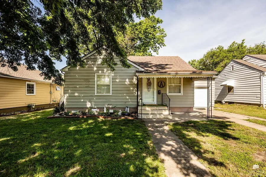 519 S E Street, Herington, KS 67449 - #2