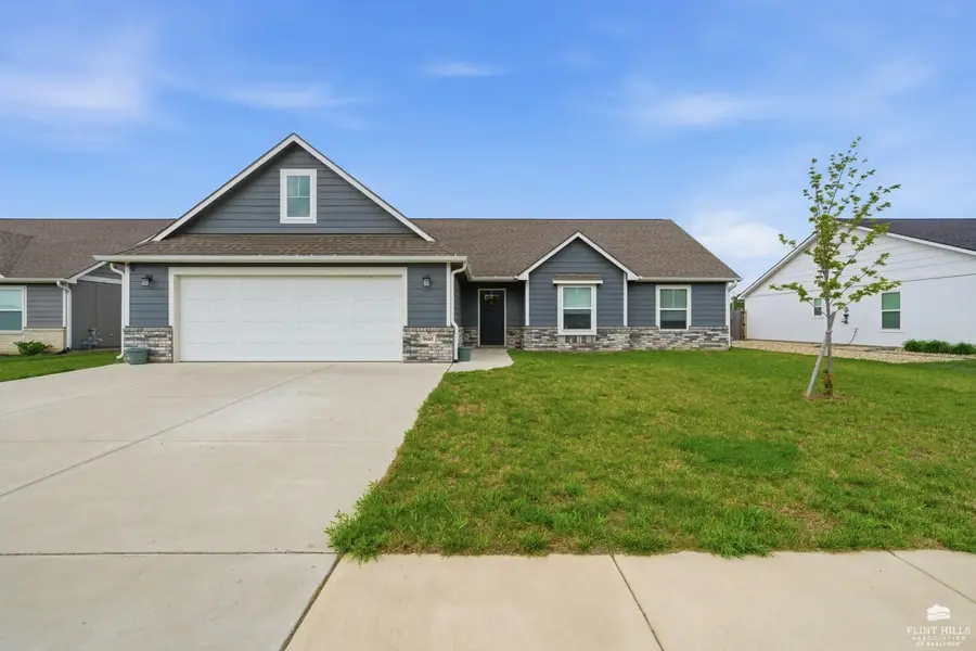 9685 Heather Lane, Manhattan, KS 66502 - #2