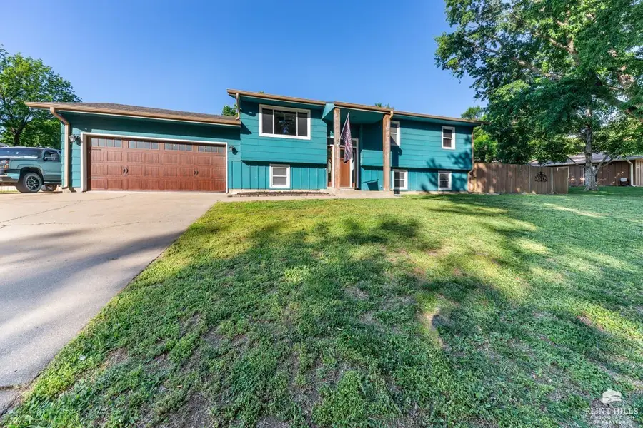 409 Sycamore Drive, Wamego, KS 66547 - #3