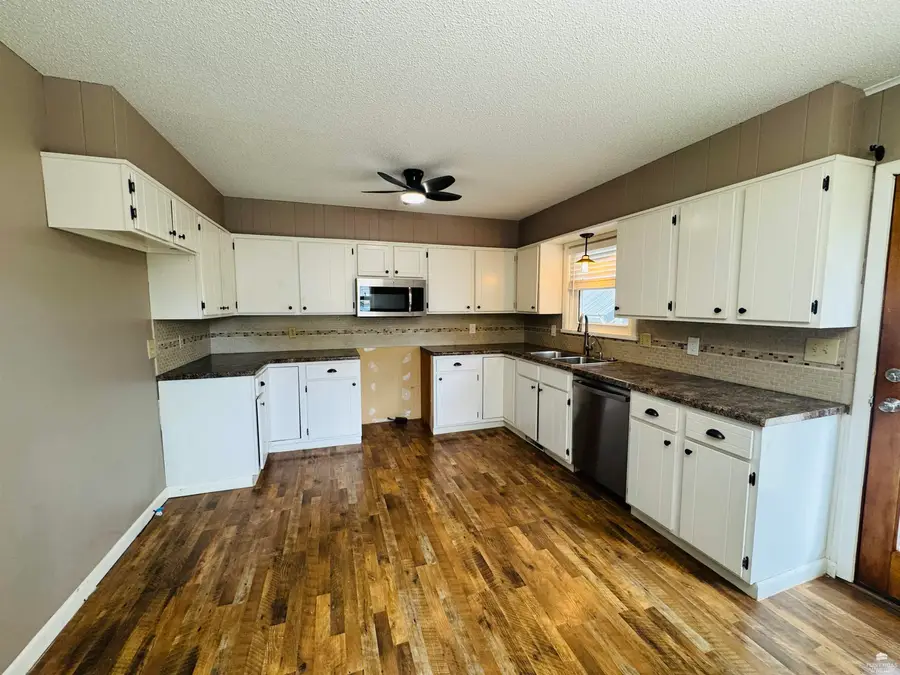 709 Prospect, Clay Center, KS 67432 - #3