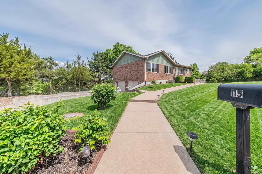 115 Harvard Pl, Manhattan, KS 66502 - #2