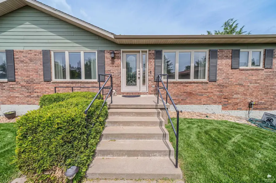 115 Harvard Pl, Manhattan, KS 66502 - #3