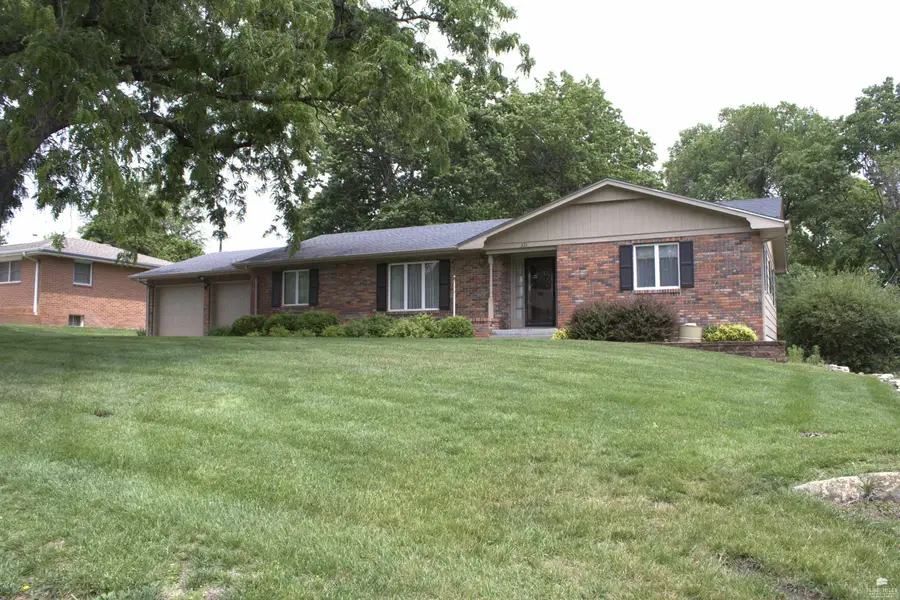 321 Garfield, Clay Center, KS 67432 - #3