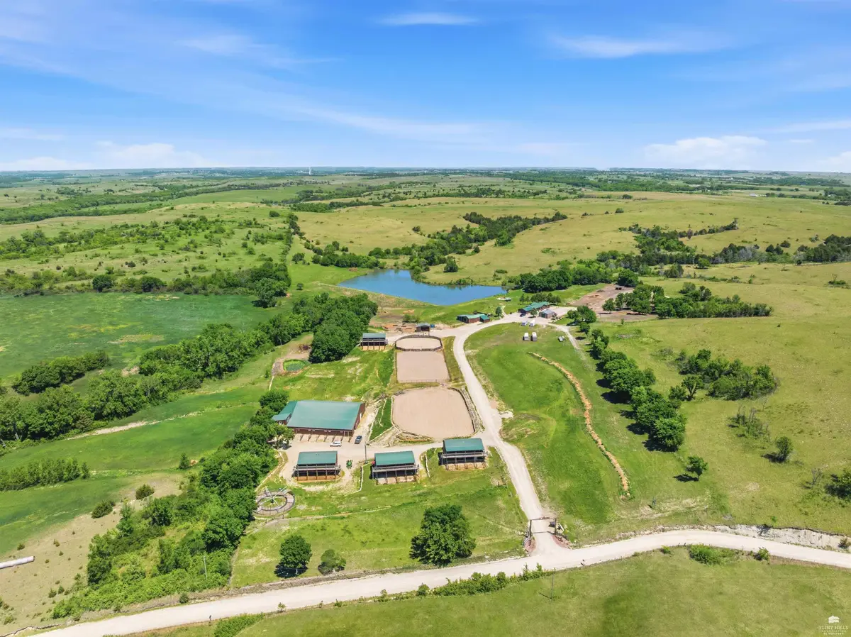 13325 Brush Creek Rd, Westmoreland, KS 66549 - #1