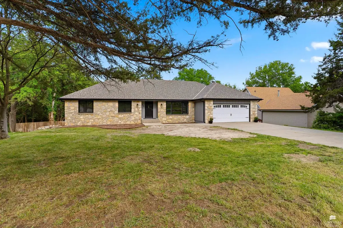 1716 Sheffield Circle, Manhattan, KS 66503 - #1